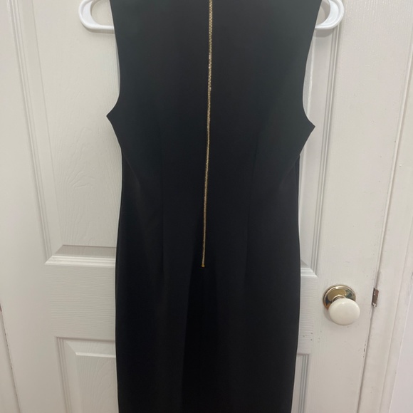 Dress - Picture 3 of 4